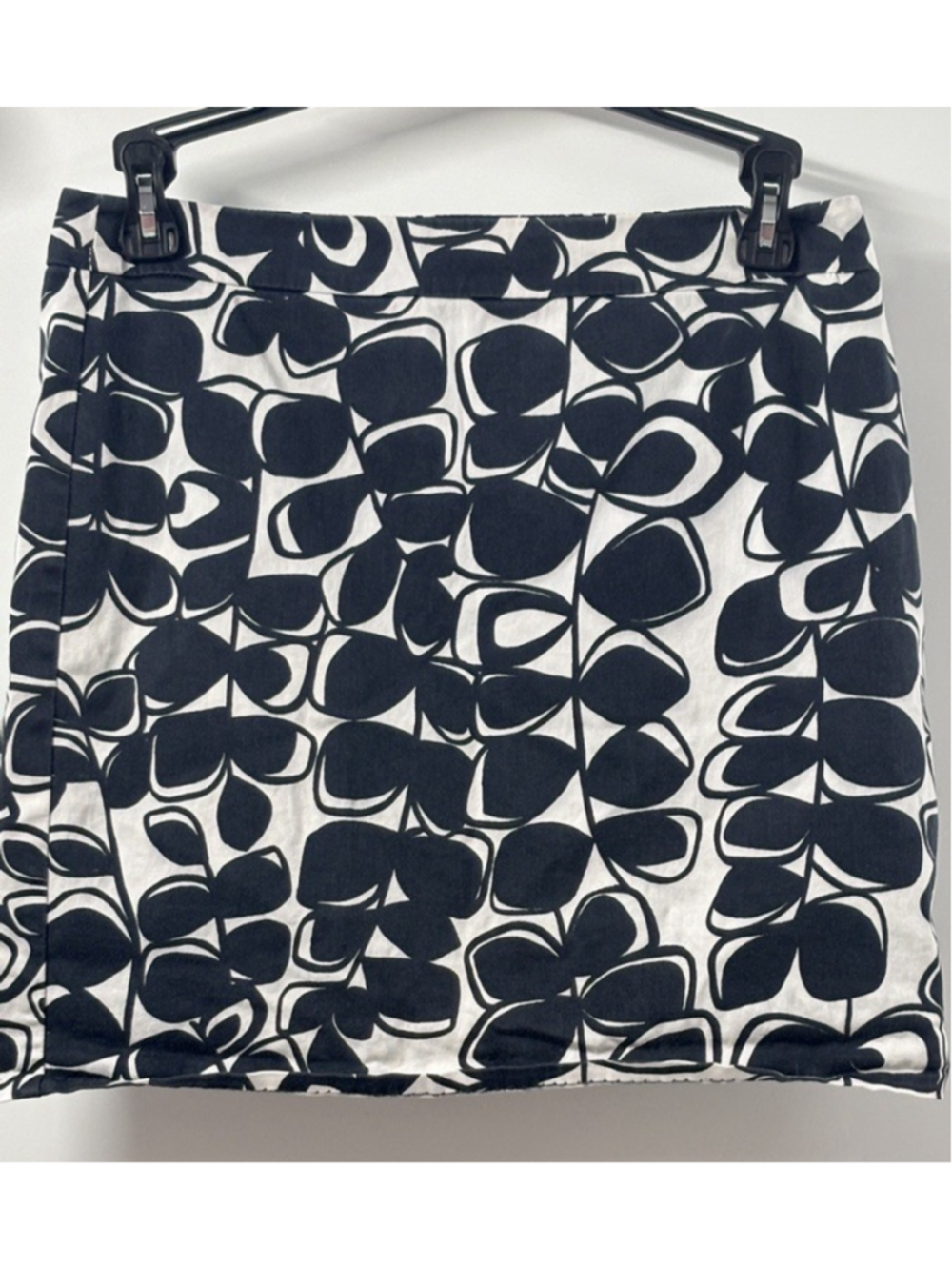 Abstract Floral Leaf Print Mini Skirt UK 6 Black White Retro Mod Cotton Sexy